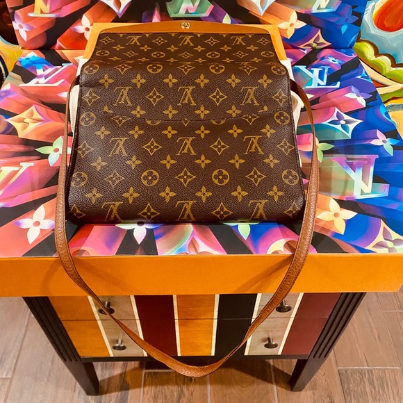 ♥️🛍💯Authentic Louis Vuitton Bordeaux Shoulder Bag in Monogram - Picture 4 of 15